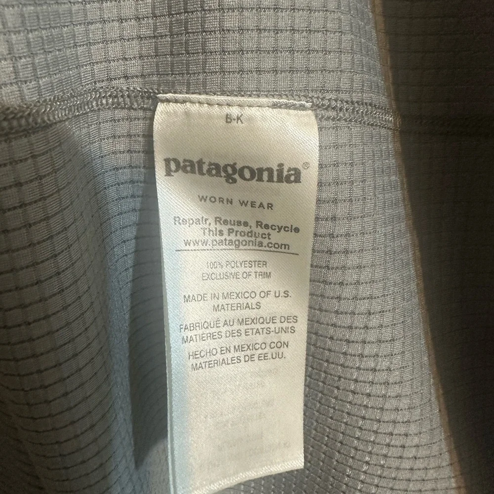 Patagonia Men's Dark Gray Swim Rash Guard